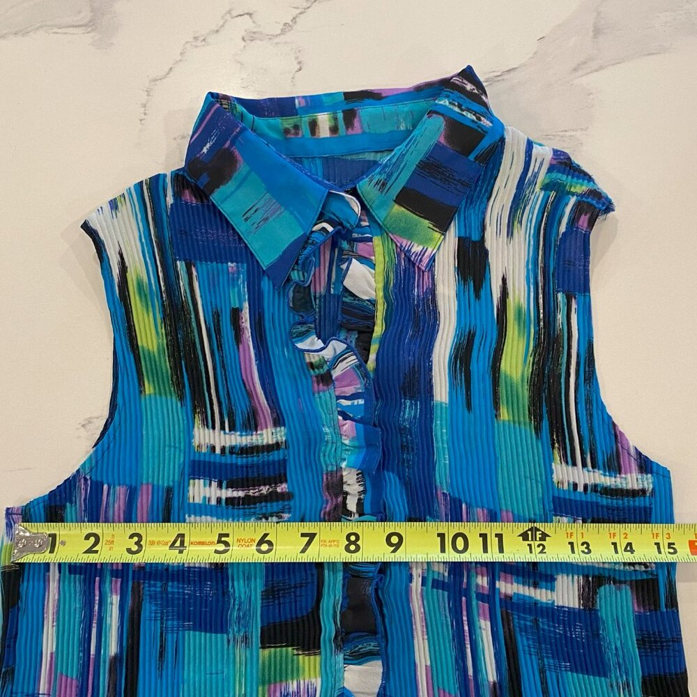 No Tag - Geometric/Funky Pattern, Lightweight, Collared, Ruffle, Blue - Size M - Picture 2 of 6